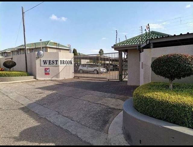 2 BEDROOM TOWNHOUSE FOR SALE IN GLEN MARAIS